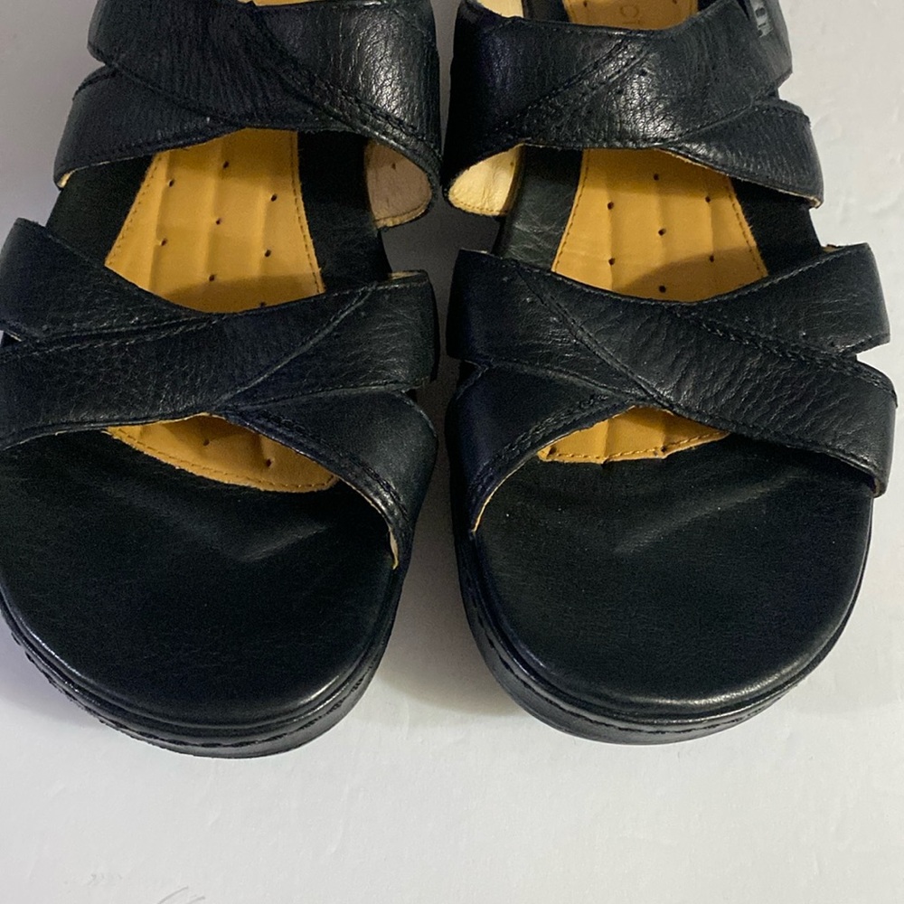 Unstructured CLARKS Sandals, Sz 10, Leather, Slides, Slip on, Classic,Comfort - Picture 2 of 16